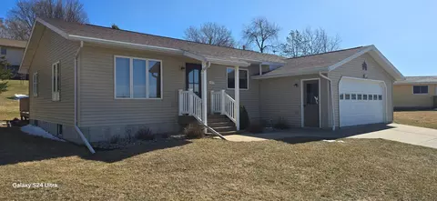 107 Karli Dr, Mabel, MN 55954