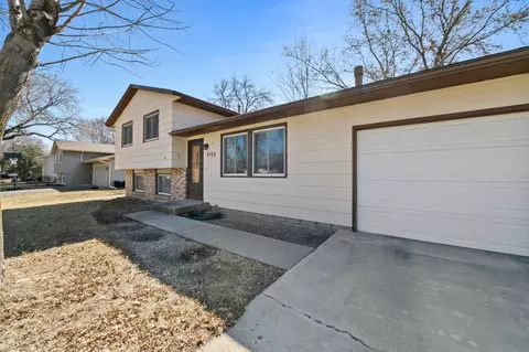 9705 98th Pl N, Maple Grove, MN 55369