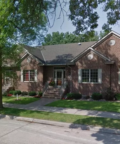 2611 Margaret St N, North Saint Paul, MN 55109