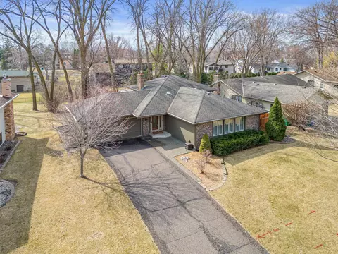 10505 33rd Ave N, Plymouth, MN 55441
