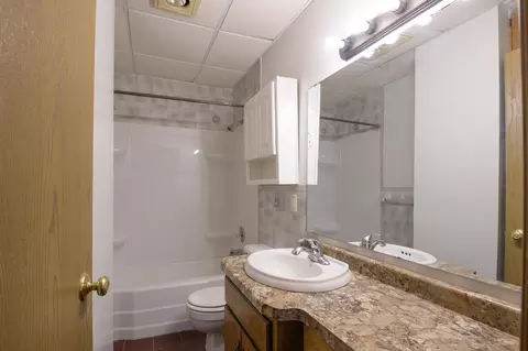 Bath - 727 6th Ave S, Saint Cloud, MN 56301 photo 2 of 2