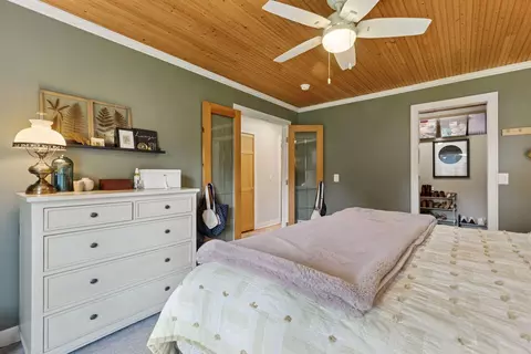 Bedroom - 1632 Eagle Ln, Mound, MN 55364 photo 2 of 3