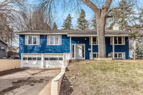517 Woodley St E, Northfield, MN 55057