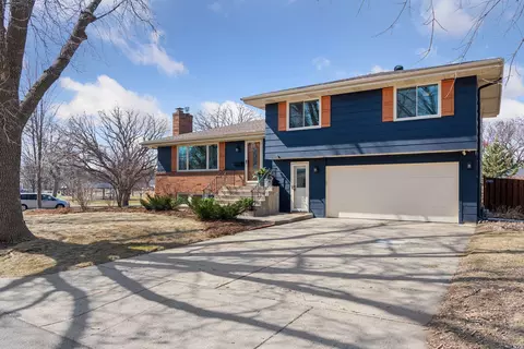 302 Burnes Dr, Hopkins, MN 55343