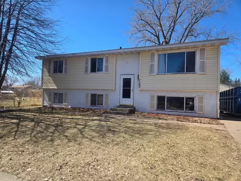 7163 Robin Ln W, Hugo, MN 55038