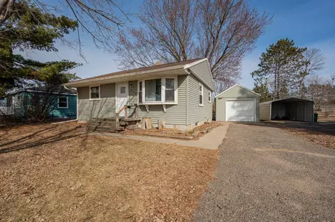 910 Clover Ln, Grand Rapids, MN 55744