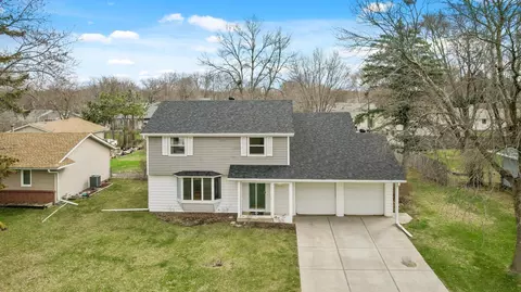 10425 Arrowhead St NW, Coon Rapids, MN 55433