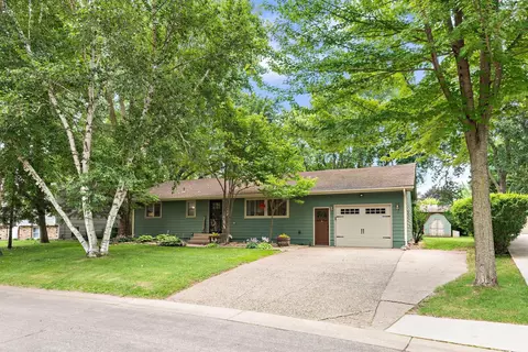 113 Oak Ave SW, Saint Michael, MN 55376