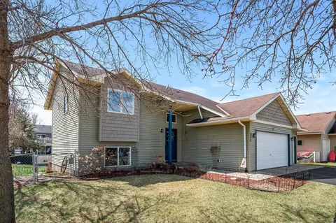 400 Cardinal Ct, Isanti, MN 55040