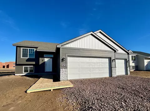 6736 Granby St, North Branch, MN 55056