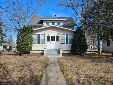 27 Oak St, Farmington, MN 55024