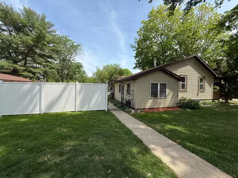 328 Jefferson Pl, Faribault, MN 55021 photo 29