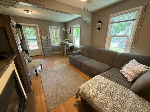 328 Jefferson Pl, Faribault, MN 55021 photo 5