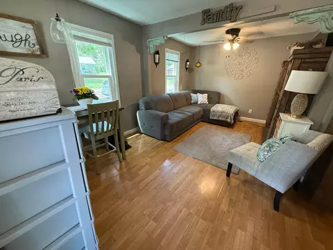 328 Jefferson Pl, Faribault, MN 55021 photo 3