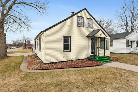 314 8th St SE, Little Falls, MN 56345