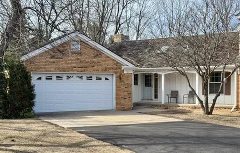 1201 Woodley St E, Northfield, MN 55057