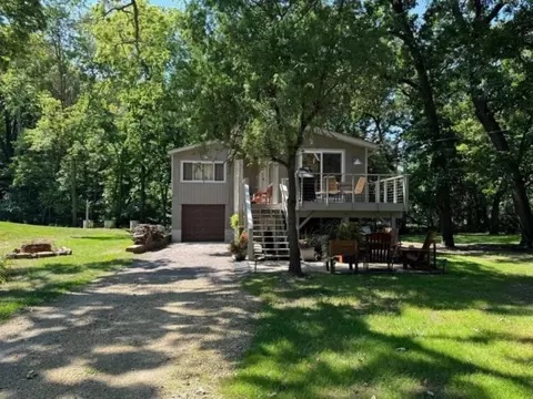 27921 Greens Point Rd, Red Wing, MN 55066