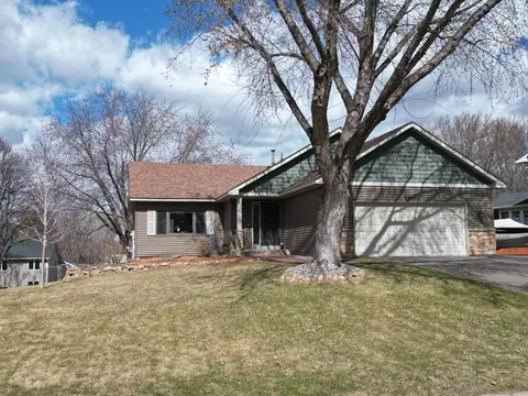 8425 173rd St W, Lakeville, MN 55044