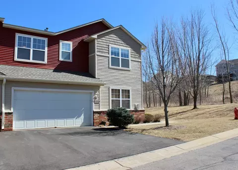 5048 Schumard Ct SE, Rochester, MN 55904