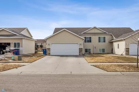 4555 Meadows Ln, Moorhead, MN 56560