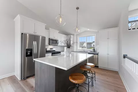 18341 Glacier Way, Lakeville, MN 55044
