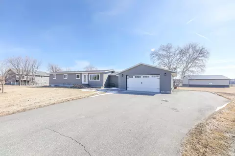 8285 Rolling Acres Cir NW, Alexandria, MN 56308