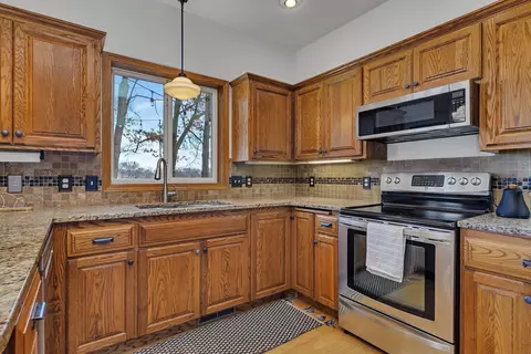 2712 Edward Dr, Saint Cloud, MN 56301 photo 12
