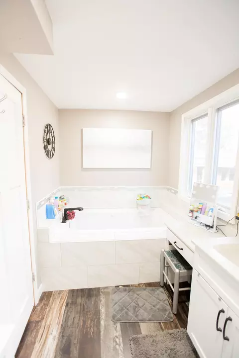 Bath - 1150 Highway 7 SW, Appleton, MN 56208 photo 4 of 5