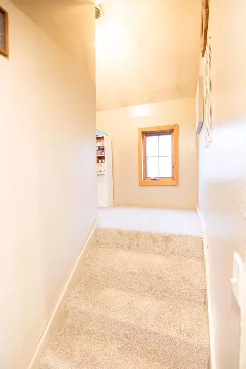 Entry Way - 1150 Highway 7 SW, Appleton, MN 56208 photo 6 of 8