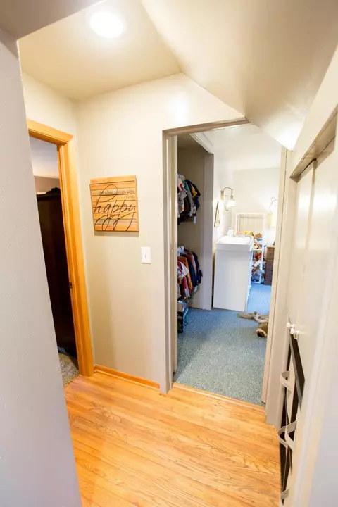 Entry Way - 1150 Highway 7 SW, Appleton, MN 56208 photo 4 of 8