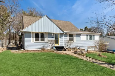 1866 Beaumont St N, Maplewood, MN 55117