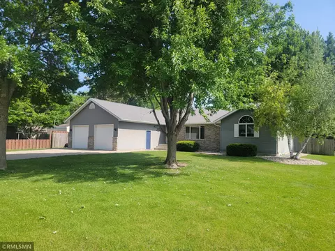 151 Goodyear Ave, Mankato, MN 56001