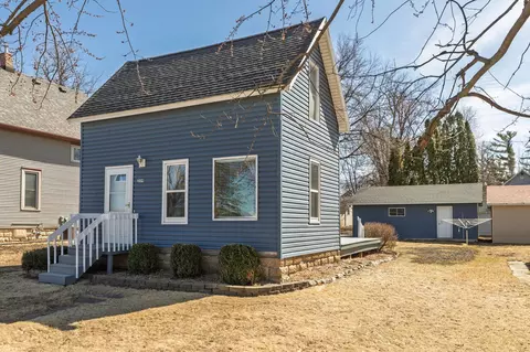 209 2nd St NE, Hayfield, MN 55940
