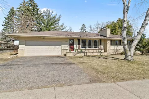 2210 5th St NW, New Brighton, MN 55112