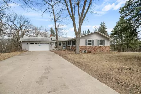 13090 N 4th Ave, Lindstrom, MN 55045