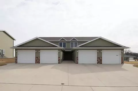 1818 Daniel Ln NE, Stewartville, MN 55976