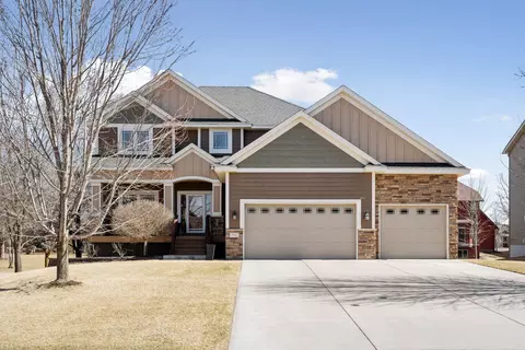 15847 Linnet St NW, Andover, MN 55304