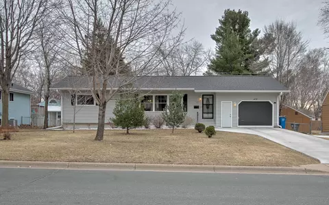 472 Birch St N, Cambridge, MN 55008