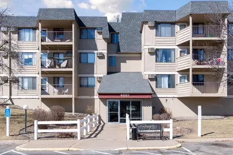 4001 Heritage Hills Dr #309, Bloomington, MN 55437