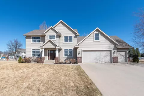 104 Park Pl, Mankato, MN 56001