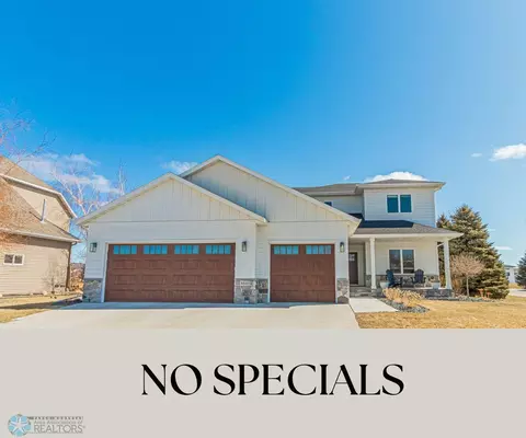 4840 2nd St SW, Moorhead, MN 56560