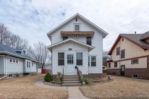 622 Wall St, North Mankato, MN 56003