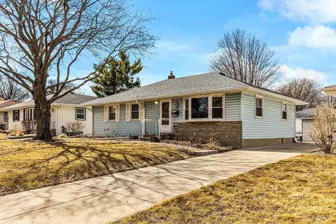 831 20th Ave N, South Saint Paul, MN 55075