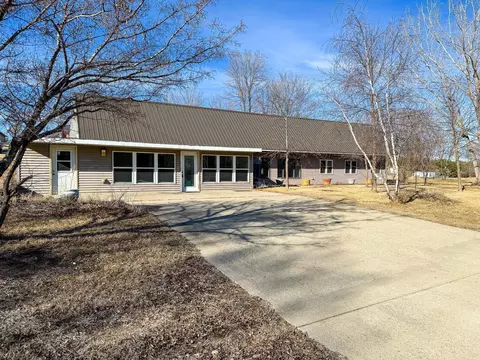 304 W Pleasant Ave, Clitherall, MN 56524