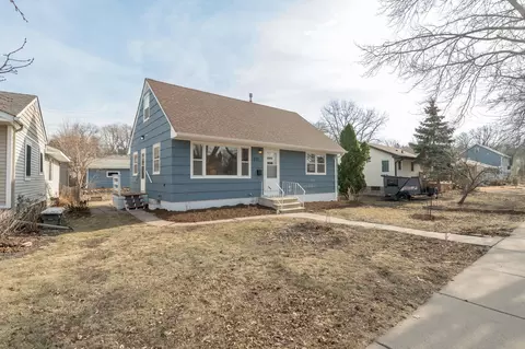 572 Desnoyer Ave, Saint Paul, MN 55104