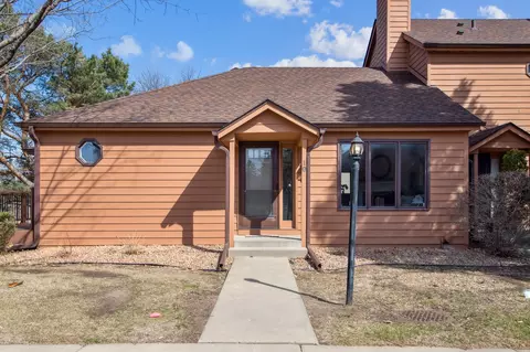10 Westchester Sq, Burnsville, MN 55337