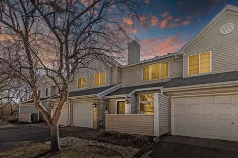 9241 Troon Ct, Woodbury, MN 55125