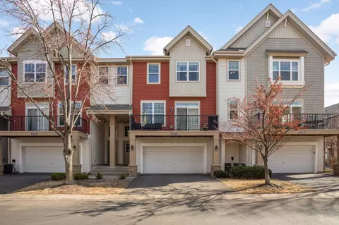 11771 Emery Village Dr N, Champlin, MN 55316