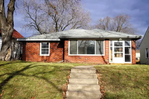 747 Nebraska Ave E, Saint Paul, MN 55106