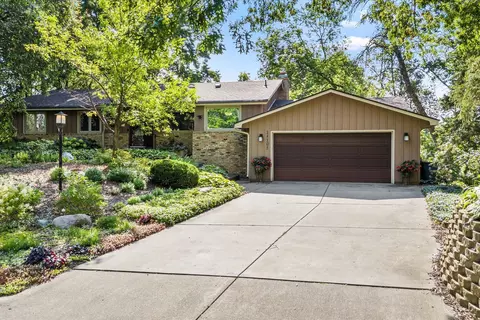 14105 Whiterock Rd, Burnsville, MN 55337